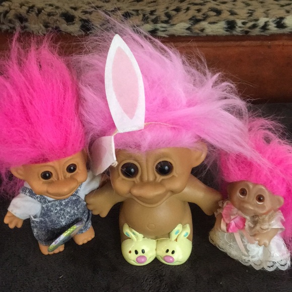 Dolls - Picture 1 of 3